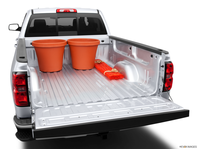 2014 chevrolet silverado-1500 cargo area with stuff