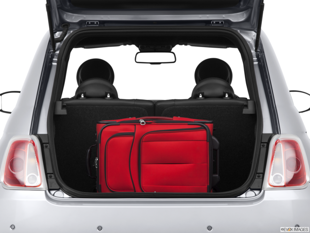 2014 fiat 500e cargo area with stuff