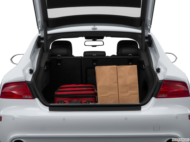 2015 audi a7 cargo area with stuff