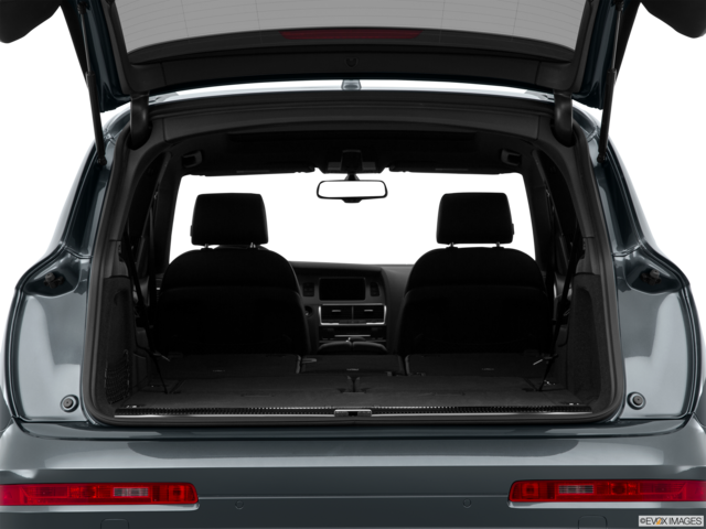 2015 audi q7 cargo area empty