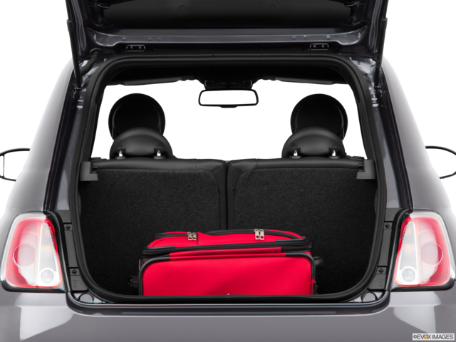2015 fiat 500e cargo area with stuff