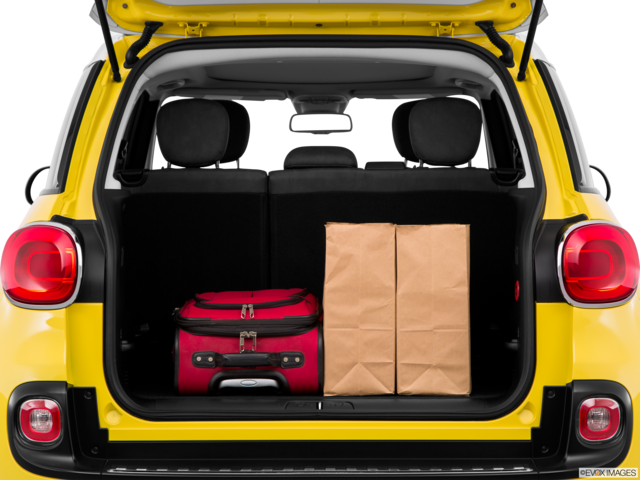 2015 fiat 500l cargo area with stuff