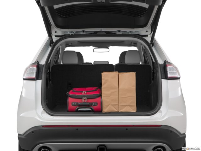 2015 ford edge cargo area with stuff