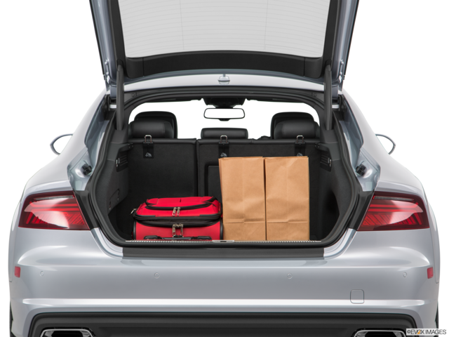 2017 audi a7 cargo area with stuff