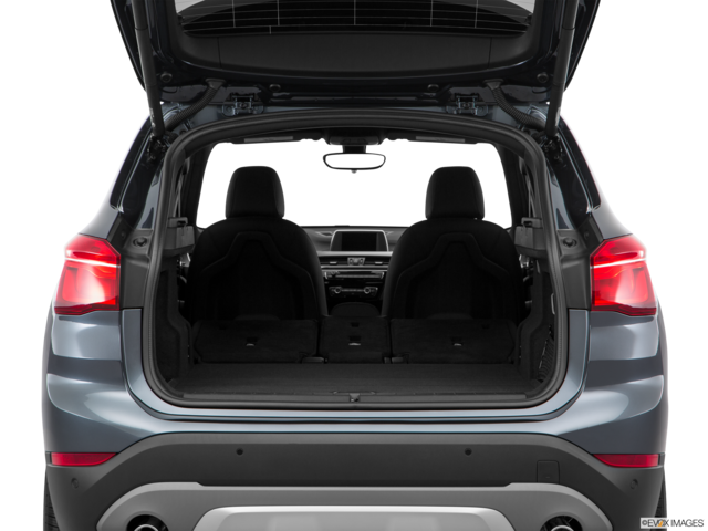 2017 bmw x1 cargo area empty