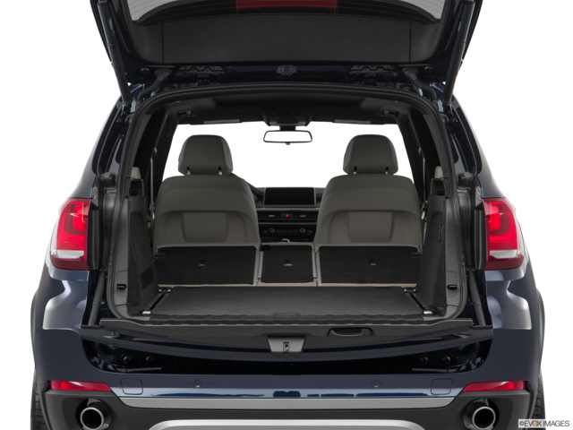 2017 bmw x5 cargo area empty