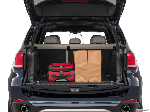 2017 bmw x5 cargo area with stuff