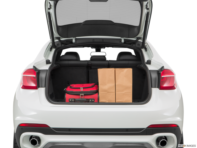 2017 bmw x6 cargo area with stuff