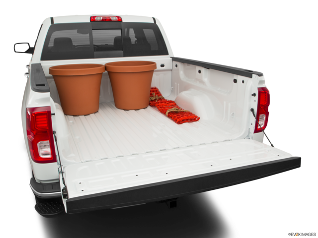 2017 chevrolet silverado-1500 cargo area with stuff