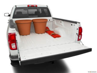 2017 chevrolet silverado-1500 cargo area with stuff