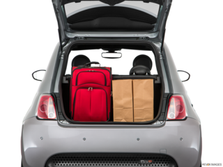 2017 fiat 500e cargo area with stuff