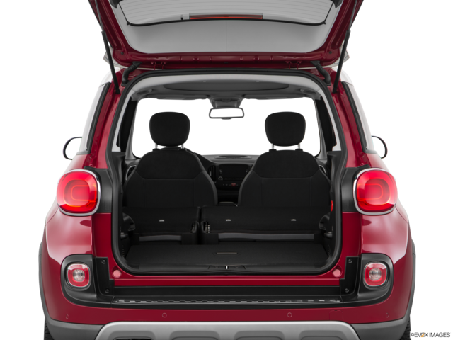 2017 fiat 500l cargo area empty