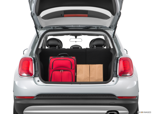 2017 fiat 500x cargo area with stuff