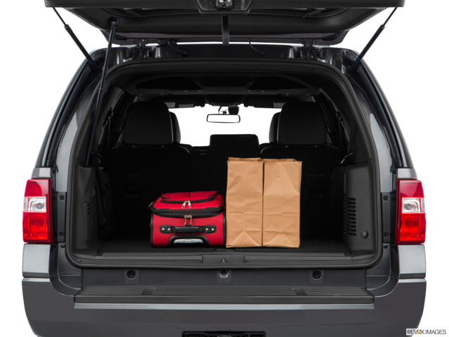 2017 ford expedition cargo area with stuff