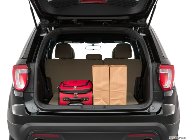 2017 ford explorer cargo area with stuff
