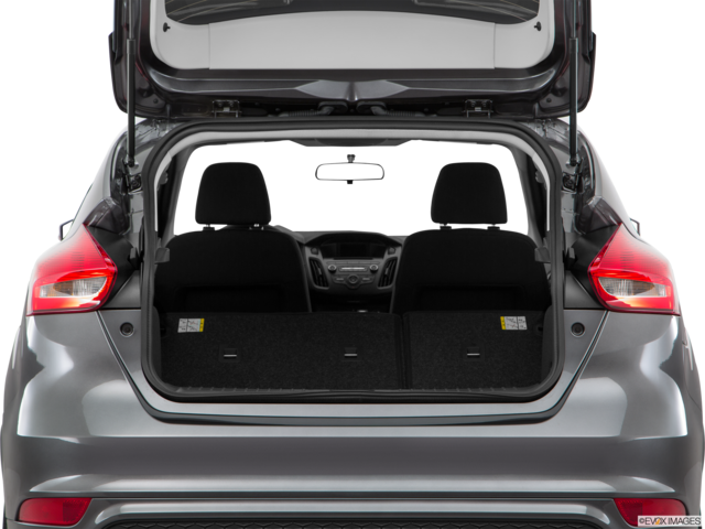 2017 ford focus cargo area empty