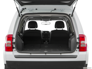 2017 jeep patriot cargo area empty