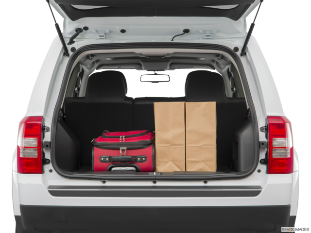 2017 jeep patriot cargo area with stuff