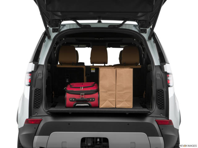 2017 land-rover discovery cargo area with stuff