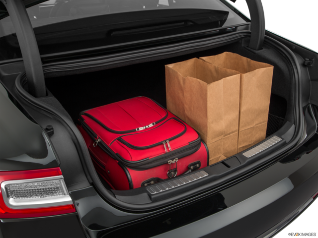 2017 lincoln continental cargo area with stuff
