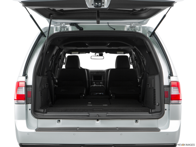 2017 lincoln navigator-l cargo area empty