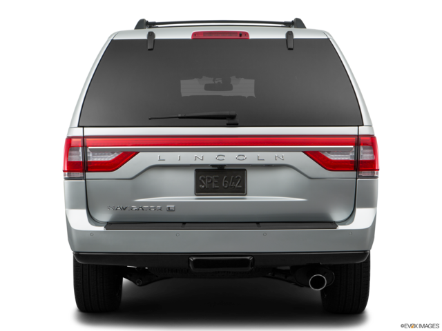 2017 lincoln navigator-l back