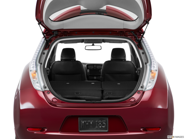 2017 nissan leaf cargo area empty