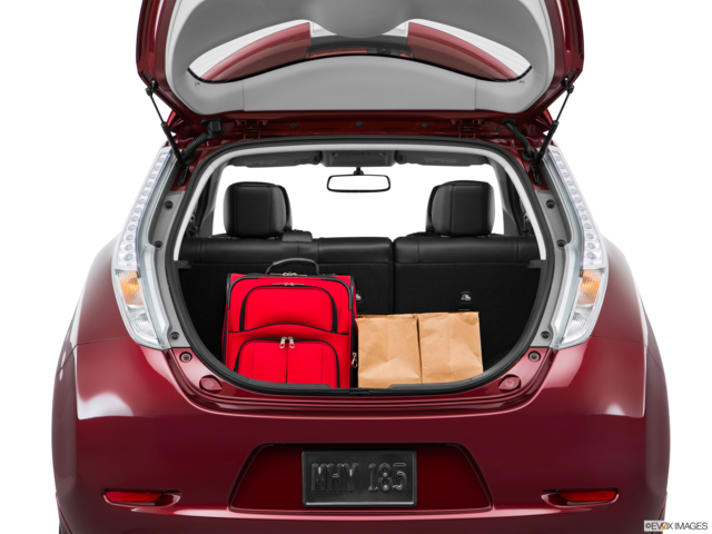 2017 nissan leaf cargo area with stuff