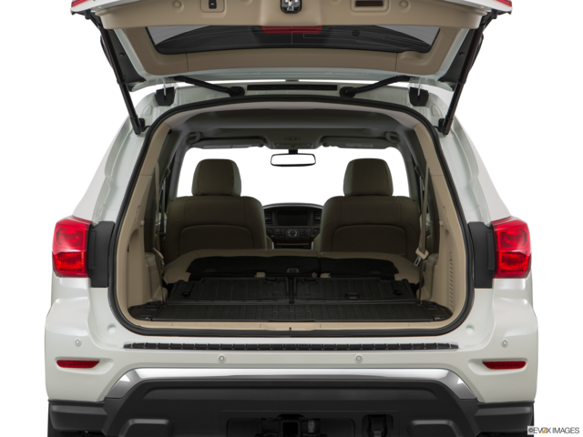 2017 nissan pathfinder cargo area empty