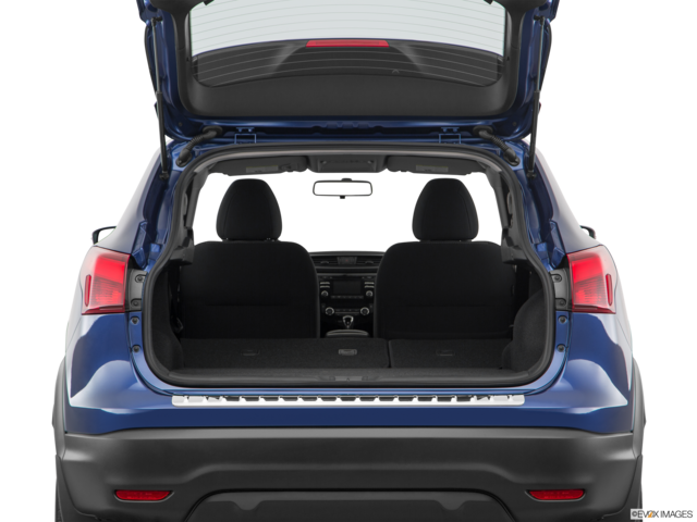 2017 nissan rogue-sport cargo area empty