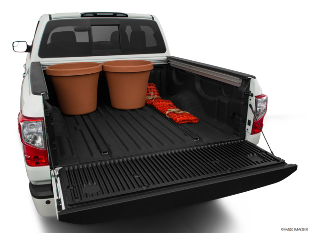 2017 nissan titan cargo area with stuff