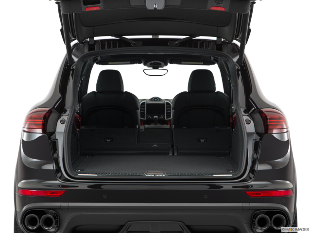 2017 porsche cayenne cargo area empty