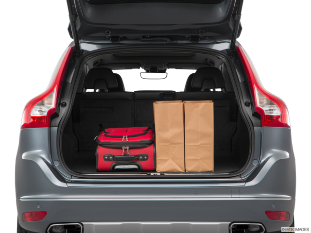 2017 volvo xc60 cargo area with stuff