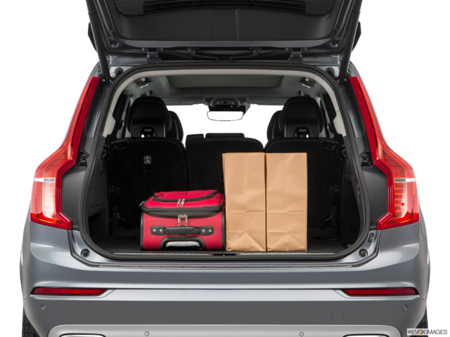 2017 volvo xc90 cargo area with stuff