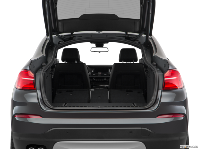 2018 bmw x4 cargo area empty