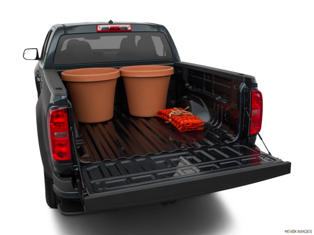 2018 chevrolet colorado cargo area with stuff
