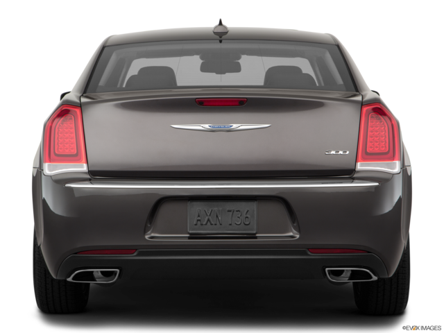 2018 chrysler 300 back