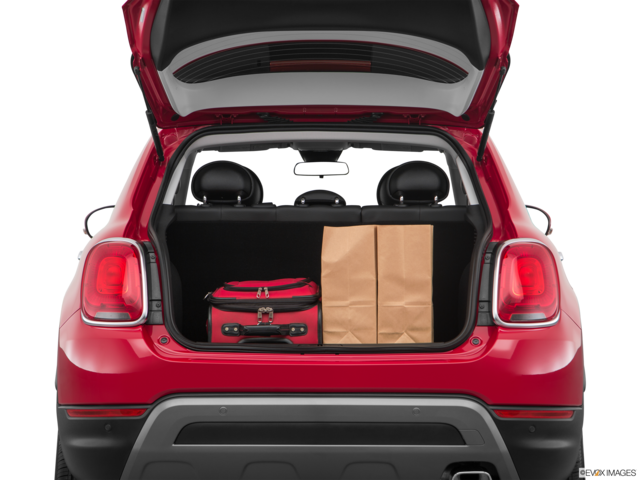 2018 fiat 500x cargo area with stuff
