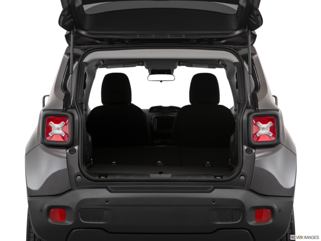 2018 jeep renegade cargo area empty