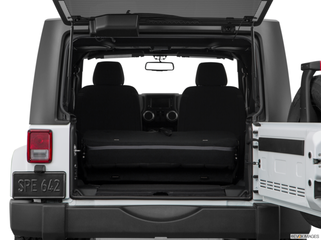 2018 jeep wrangler cargo area empty