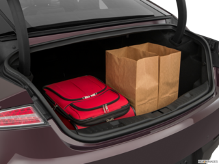 2018 lincoln mkz cargo area with stuff