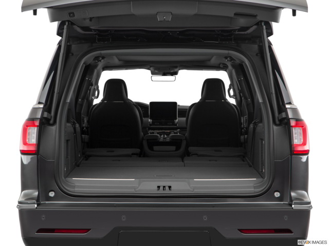 2018 lincoln navigator-l cargo area empty