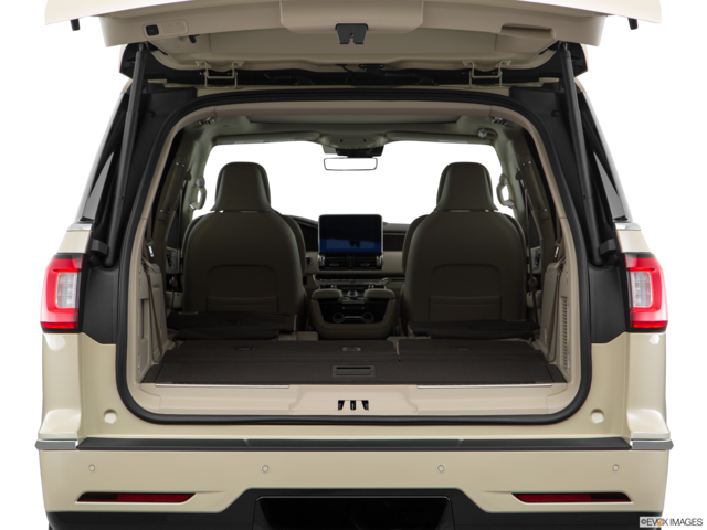 2018 lincoln navigator cargo area empty
