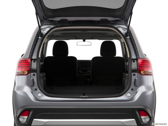 2018 mitsubishi outlander cargo area empty