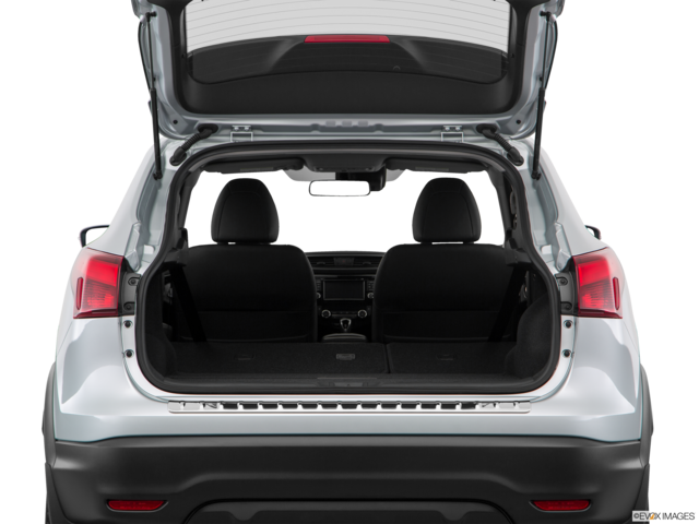 2018 nissan rogue-sport cargo area empty