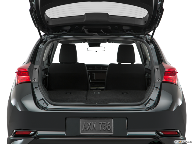 2018 toyota corolla-im cargo area empty