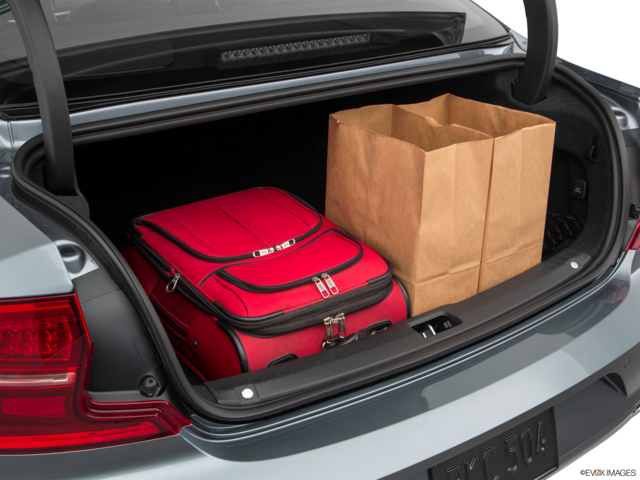 2018 volvo s90 cargo area with stuff