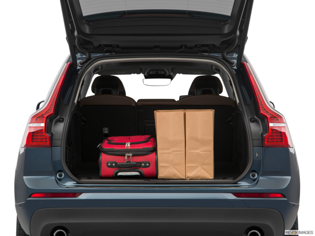 2018 volvo xc60 cargo area with stuff