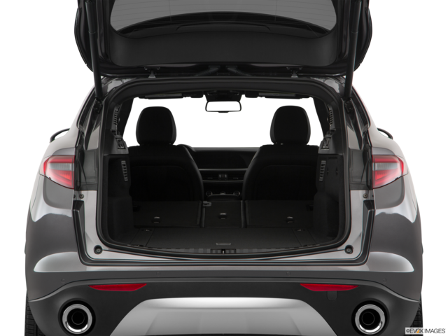 2019 alfa-romeo stelvio cargo area empty