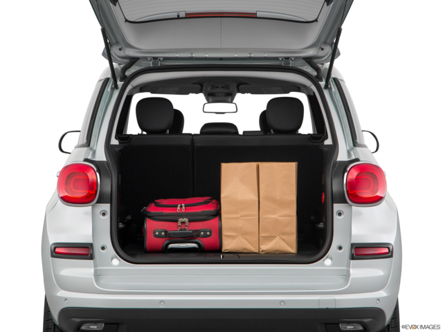2019 fiat 500l cargo area with stuff
